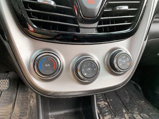 Chevrolet Spark  2018 à Granby, Québec - 2 - w320h240px