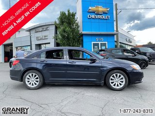 Chrysler 200  2012 à Granby, Québec - 4 - w320h240px