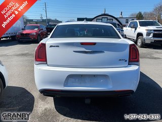 2018 Chrysler 300 S in Granby, Quebec - 5 - w320h240px