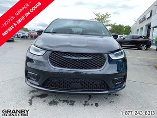 Chrysler Pacifica Hybrid  2022 à Granby, Québec - 2 - w320h240px