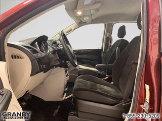 2017 Dodge Grand Caravan in Granby, Quebec - 11 - w320h240px