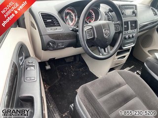 2017 Dodge Grand Caravan Canada Value Package in Granby, Quebec - 6 - w320h240px