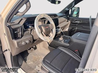 GMC K2500 HD SIERRA CREW CAB AT4 L/BOX DURAMAX (4SB)  2026 à Granby, Québec - 4 - w320h240px