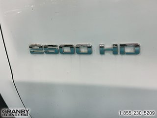 GMC Sierra 2500HD  2015 à Granby, Québec - 6 - w320h240px