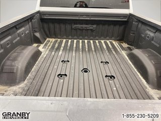 2022 GMC Sierra 2500HD in Granby, Quebec - 18 - w320h240px