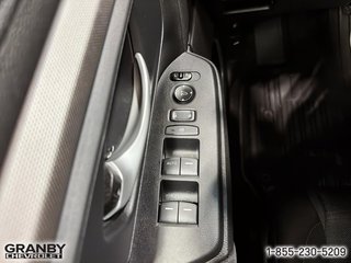 2019 Honda CR-V in Granby, Quebec - 12 - w320h240px
