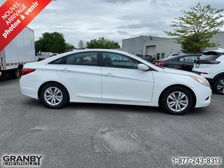 2011 Hyundai Sonata GL autom in Granby, Quebec - 2 - w320h240px