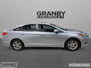 2016 Hyundai Sonata in Granby, Quebec - 4 - w320h240px