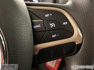 2015 Jeep Renegade in Granby, Quebec - 14 - w320h240px