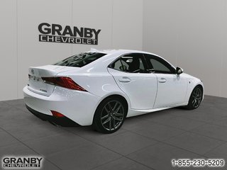 2019 Lexus IS in Granby, Quebec - 8 - w320h240px