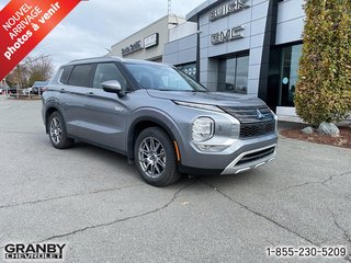 OUTLANDER PHEV  2023 à Granby, Québec - 2 - w320h240px