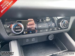 2023 Mitsubishi OUTLANDER PHEV in Granby, Quebec - 15 - w320h240px