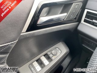 2023 Mitsubishi OUTLANDER PHEV in Granby, Quebec - 13 - w320h240px