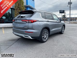 2023 Mitsubishi OUTLANDER PHEV in Granby, Quebec - 8 - w320h240px