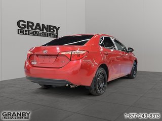 2017 Toyota Corolla in Granby, Quebec - 5 - w320h240px