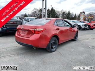 2017 Toyota Corolla in Granby, Quebec - 5 - w320h240px
