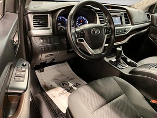 Toyota Highlander  2017 à Granby, Québec - 9 - w320h240px