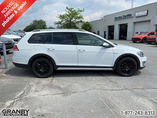 2019 Volkswagen GOLF ALLTRACK in Granby, Quebec - 2 - w320h240px