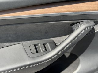 2024 Tesla Model Y Long Range AWD Cuir in Terrebonne, Quebec - 6 - w320h240px