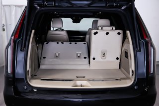 2022 Cadillac Escalade PREMIUM LUXURY + 4RM + TOIT OUVRANT PANO in Terrebonne, Quebec - 6 - w320h240px