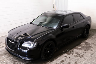 2015 Chrysler 300 300S + RWD + V6 + TOIT OUVRANT PANO + CUIR in Terrebonne, Quebec - 3 - w320h240px