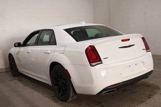 2023 Chrysler 300 300S + AWD + APPARENCE RED S + TOIT OUVRANT PANO in Terrebonne, Quebec - 5 - w320h240px