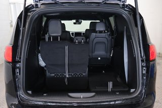 Chrysler Grand Caravan SXT 2026 à Terrebonne, Québec - 6 - w320h240px