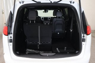 Chrysler Grand Caravan SXT 2026 à Terrebonne, Québec - 6 - w320h240px