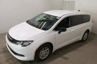 2027 Chrysler Grand Caravan SXT in Terrebonne, Quebec - 4 - w320h240px