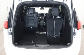 Chrysler Grand Caravan SXT 2027 à Terrebonne, Québec - 6 - w320h240px