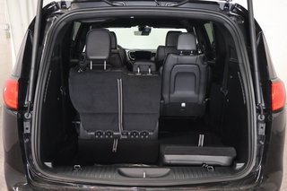 Chrysler Grand Caravan SXT 2027 à Terrebonne, Québec - 6 - w320h240px