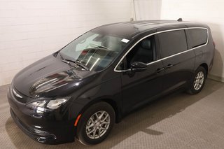 Chrysler Grand Caravan SXT 2027 à Terrebonne, Québec - 3 - w320h240px