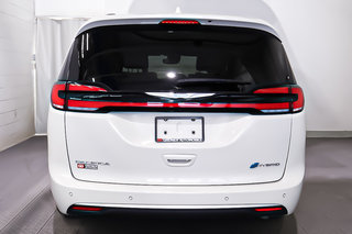 2021 Chrysler Pacifica Hybrid PINNACLE + ENSEMBLE CINEMA + TOIT OUVRANT PANO in Terrebonne, Quebec - 6 - w320h240px