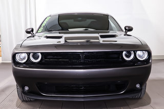 Dodge Challenger SXT PLUS+ RWD + BLACK TOP + TOIT OUVRANT 2019 à Terrebonne, Québec - 2 - w320h240px