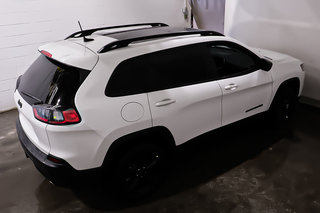 2022 Jeep Cherokee ALTITUDE + 4X4 + V6 + TOIT OUVRANT PANO + CUIR in Terrebonne, Quebec - 4 - w320h240px