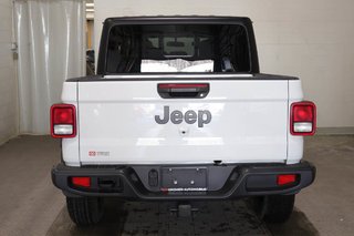 2023 Jeep Gladiator SPORT S + 4X4 + TOIT RIGIDE in Terrebonne, Quebec - 6 - w320h240px