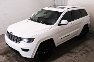 Jeep Grand Cherokee WK ALTITUDE + 4X4 + TOIT OUVRANT 2022 à Terrebonne, Québec - 3 - w320h240px