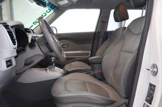 2018 Kia Soul EV LUXURY + CUIR + SIEGES CHAUFFANTS in Terrebonne, Quebec - 6 - w320h240px