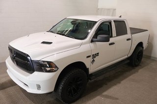 2022 Ram 1500 Classic EXPRESS + 4X4 + CREW CAB +  NIGHT EDITION in Terrebonne, Quebec - 3 - w320h240px