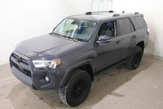 Toyota 4Runner SR5 + 4X4 + TOIT OUVRANT PANO + 7 PASSAGERS 2024 à Terrebonne, Québec - 3 - w320h240px