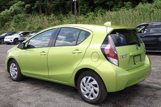 2015 Toyota Prius C Base in Mascouche, Quebec - 5 - w320h240px