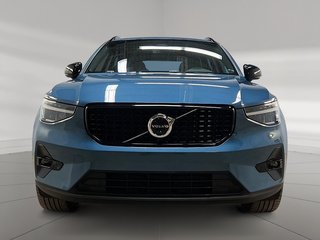 Volvo XC40 B5 PLUS DARK TOIT PANO NAV  4RM 2.0L 4 roues motrices 2023