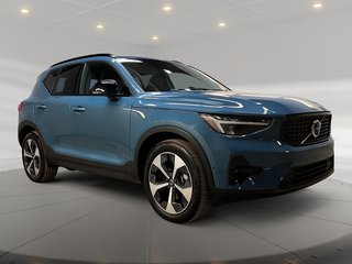 Volvo XC40 B5 PLUS DARK TOIT PANO NAV  4RM 2.0L 4 roues motrices 2023