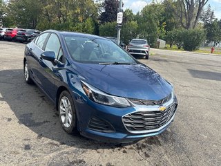 2019 Chevrolet CRUZE LT in New Richmond, Quebec - 4 - w320h240px