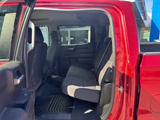 Chevrolet Silverado 1500 4WD Crew Cab Custom 2021 à New Richmond, Québec - 6 - w320h240px