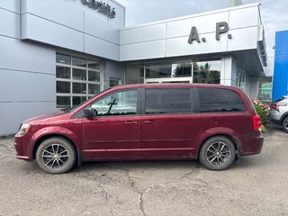 2017 Dodge CARAVAN SE SXT in New Richmond, Quebec - 2 - w320h240px