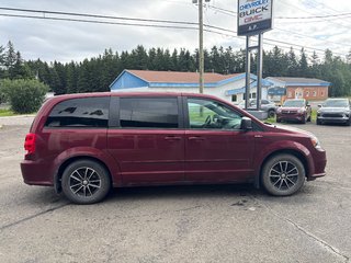 2017 Dodge CARAVAN SE SXT in New Richmond, Quebec - 4 - w320h240px