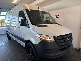 2025 Mercedes-Benz Sprinter Cargo Van 2500 High Roof I4 Diesel 170 (C)