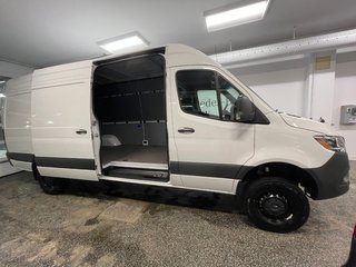 2026 Mercedes-Benz Sprinter Crew Van 2500 High Roof I4 Diesel HO 170 AWD