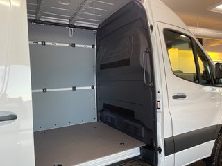 2026 Mercedes-Benz Sprinter Crew Van 2500 High Roof I4 Diesel HO 170 AWD